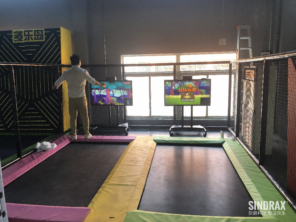疯狂蹦床,蹦床投影,体感蹦床游戏,儿童室内乐园-新爵